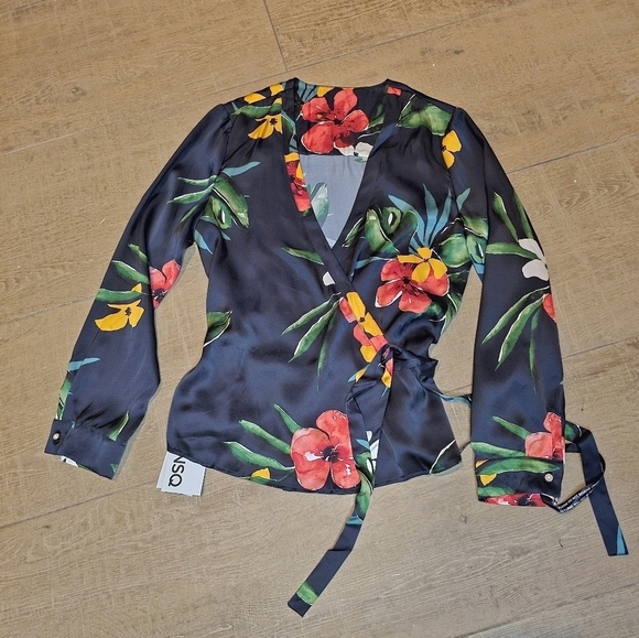JNSQ Tops - NWT JNSQ 100% Mulberry Silk Wrap Floral Pattern Blouse Available Sizes 10, 8…